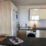 Апартаменты Modern 2 Bed Penthouse Americas Centre Of Town With A Pool And Ocean Views Плая-де-лас-Америкас