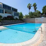 Modern 2 Bed Penthouse Americas Centre Of Town With A Pool And Ocean Views Плая-де-лас-Америкас
