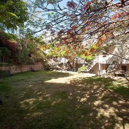 Modern 2 Bed Penthouse Americas Centre Of Town With A Pool And Ocean Views Апартаменты *