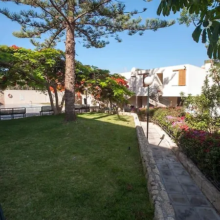 Modern 2 Bed Penthouse Americas Centre Of Town With A Pool And Ocean Views Апартаменты Плая-де-лас-Америкас