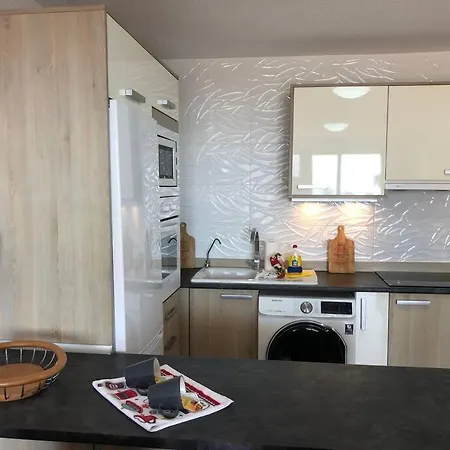 Lägenhet Modern 2 Bed Penthouse Americas Centre Of Town With A Pool And Ocean Views Playa de las Americas (Tenerife)