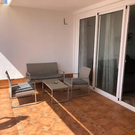 Modern 2 Bed Penthouse Americas Centre Of Town With A Pool And Ocean Views Lägenhet *