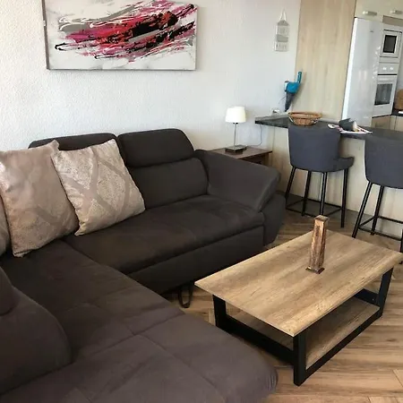 Modern 2 Bed Penthouse Americas Centre Of Town With A Pool And Ocean Views Lägenhet