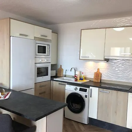 Lägenhet Modern 2 Bed Penthouse Americas Centre Of Town With A Pool And Ocean Views *